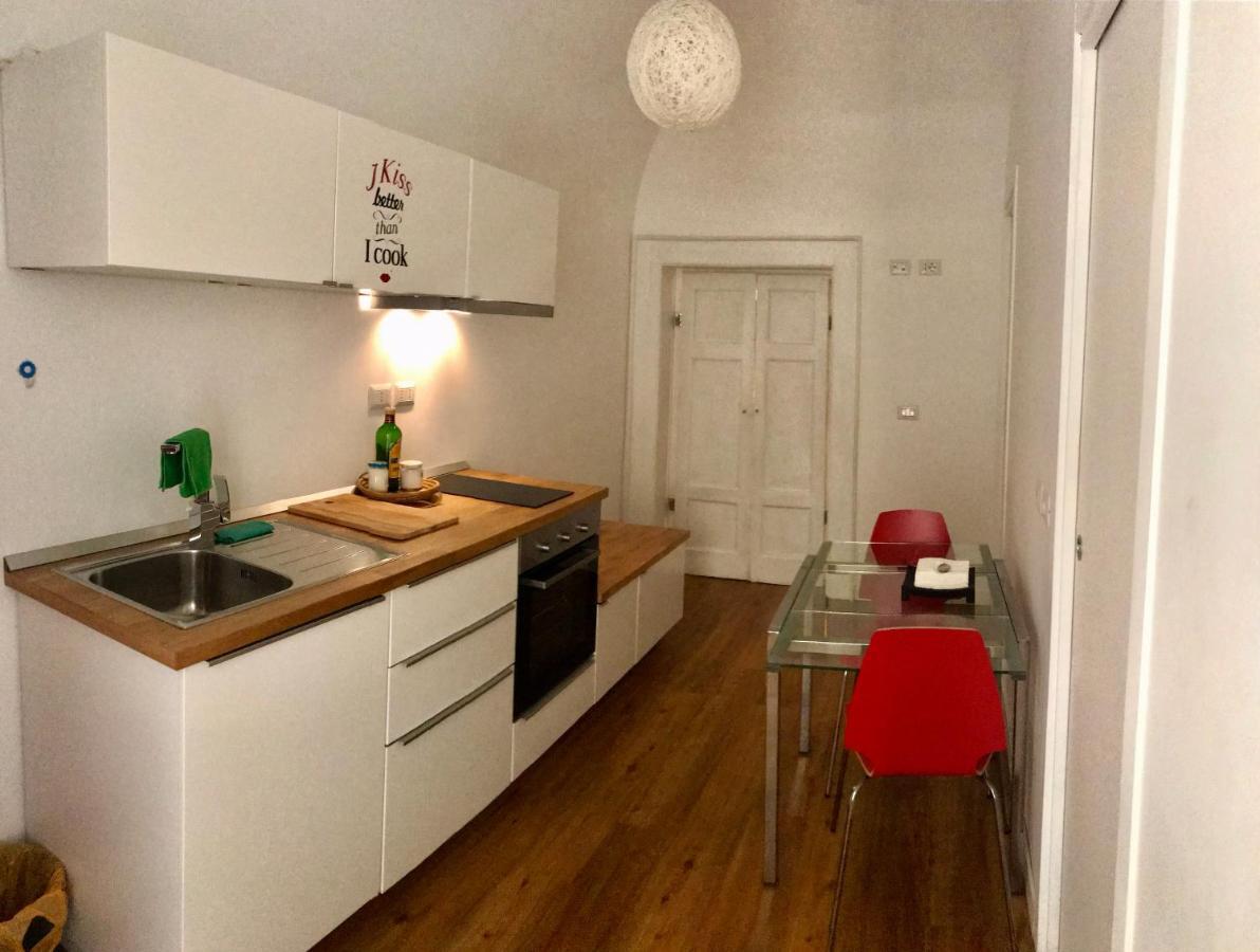 Central Suite Apartment Bari Kültér fotó